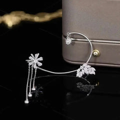 Earcuff Mariposa con Flor Giradora